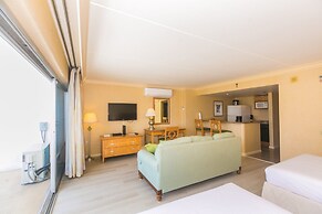 Spacious One Bedroom Harbor View Condos at Ilikai Marina With Private 