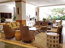 Spacious One Bedroom Harbor View Condos at Ilikai Marina With Private 