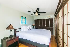 Spacious One Bedroom Harbor View Condos at Ilikai Marina With Private 