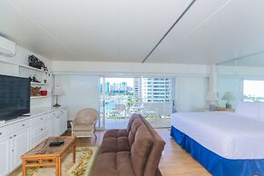 Spacious One Bedroom Harbor View Condos at Ilikai Marina With Private 