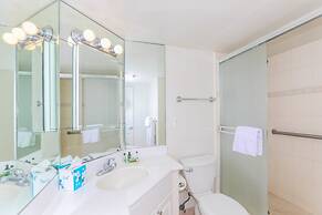 Spacious One Bedroom Harbor View Condos at Ilikai Marina With Private 