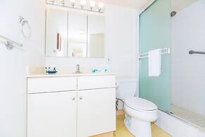 Spacious One Bedroom Harbor View Condos at Ilikai Marina With Private 