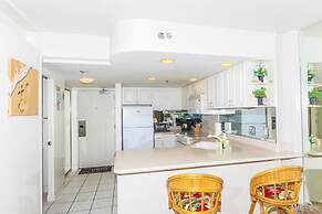 Ilikai Tower 1 Bedroom City View Condos with Private Lanai & Free Wifi