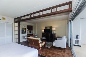 Ilikai Tower 1 Bedroom City View Condos with Private Lanai & Free Wifi