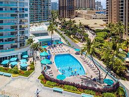 Ilikai Tower 1 Bedroom City View Condos with Private Lanai & Free Wifi
