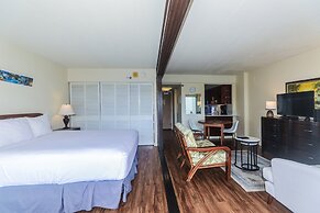 Ilikai Tower 1 Bedroom City View Condos with Private Lanai & Free Wifi
