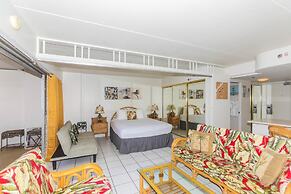 Ilikai Tower 1 Bedroom City View Condos with Private Lanai & Free Wifi