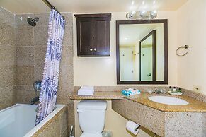 Ilikai Tower 1 Bedroom City View Condos with Private Lanai & Free Wifi