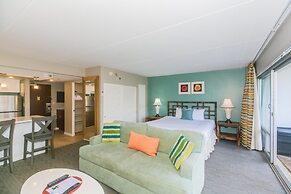 Ilikai Tower 1 Bedroom City View Condos with Private Lanai & Free Wifi