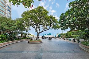 Ilikai Tower 1 Bedroom City View Condos with Private Lanai & Free Wifi