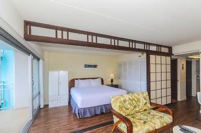 Ilikai Tower 1 Bedroom City View Condos with Private Lanai & Free Wifi