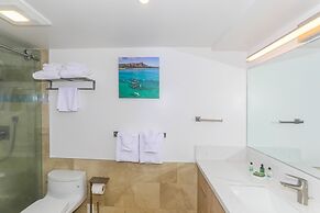 Fully Furnished Ilikai Tower 525 Condo With Free Wifi, Near Best Waiki
