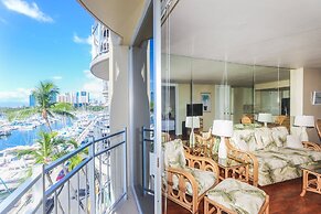Ilikai Marina One Bedroom Harbor View Condos - Walk to Ala Moana Beach