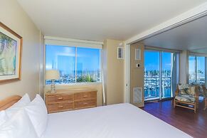 Ilikai Marina One Bedroom Harbor View Condos - Walk to Ala Moana Beach