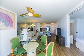 Ilikai Marina One Bedroom Harbor View Condos - Walk to Ala Moana Beach