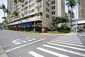 Ilikai Marina One Bedroom Harbor View Condos - Walk to Ala Moana Beach