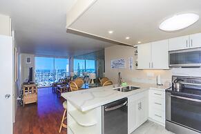 Ilikai Marina One Bedroom Harbor View Condos - Walk to Ala Moana Beach