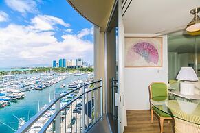 Ilikai Marina One Bedroom Harbor View Condos - Walk to Ala Moana Beach