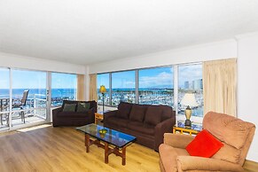 Ilikai Tower 943 Condo - Walk to the Beach, Shops & Restaurants! by Re