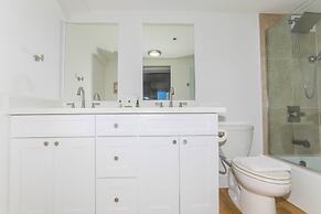 Ilikai Tower 943 Condo - Walk to the Beach, Shops & Restaurants! by Re