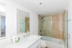 Ilikai Tower 943 Condo - Walk to the Beach, Shops & Restaurants! by Re