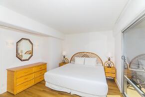 Ilikai Tower 943 Condo - Walk to the Beach, Shops & Restaurants! by Re