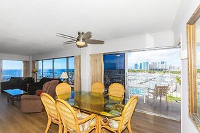 Ilikai Tower 943 Condo - Walk to the Beach, Shops & Restaurants! by Re