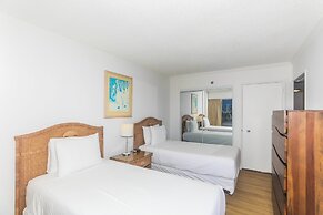 Ilikai Tower 943 Condo - Walk to the Beach, Shops & Restaurants! by Re