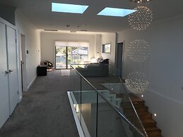 Luxury big house cinema pool many guests