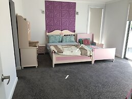 Luxury big house cinema pool many guests