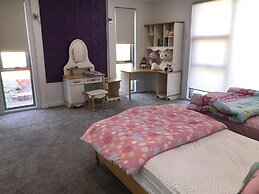 Luxury big house cinema pool many guests