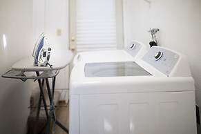 Large House on a Hill- 15 Min Walk 2 Bart