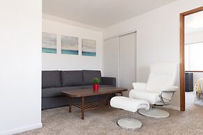 Large House on a Hill- 15 Min Walk 2 Bart