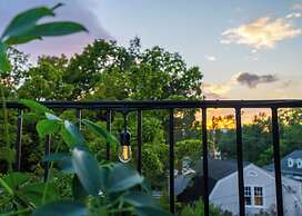 Twin Gables of Woodstock