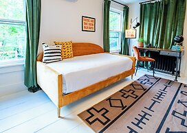 Twin Gables of Woodstock