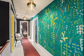 Twin Gables of Woodstock