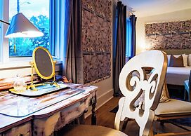 Twin Gables of Woodstock