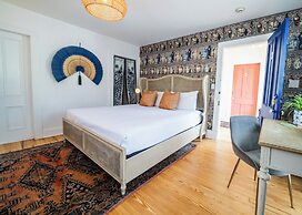 Twin Gables of Woodstock