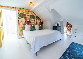 Twin Gables of Woodstock