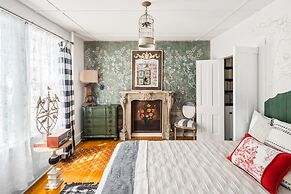 Twin Gables of Woodstock