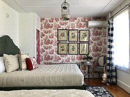 Twin Gables of Woodstock