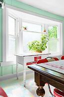 Twin Gables of Woodstock