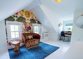 Twin Gables of Woodstock