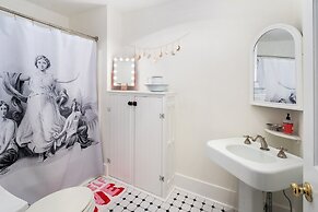 Twin Gables of Woodstock