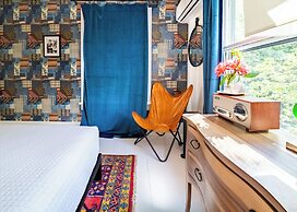 Twin Gables of Woodstock