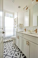 Sonder by Marriott Bonvoy The Louie Apartments CBD