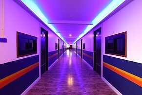 Balcony Party Hostel Beachfront - Adults Only