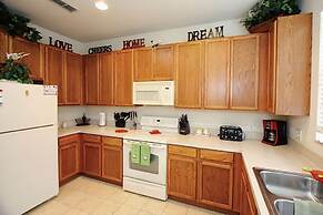 2633 Trafalgar Village