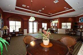 2633 Trafalgar Village