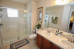 2633 Trafalgar Village